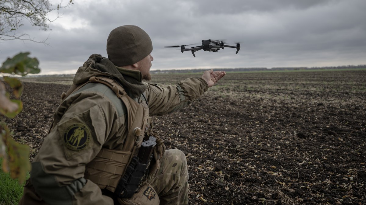 "Fettes Ziel für den Feind": Scheitert Putins Armee an Drohnen?