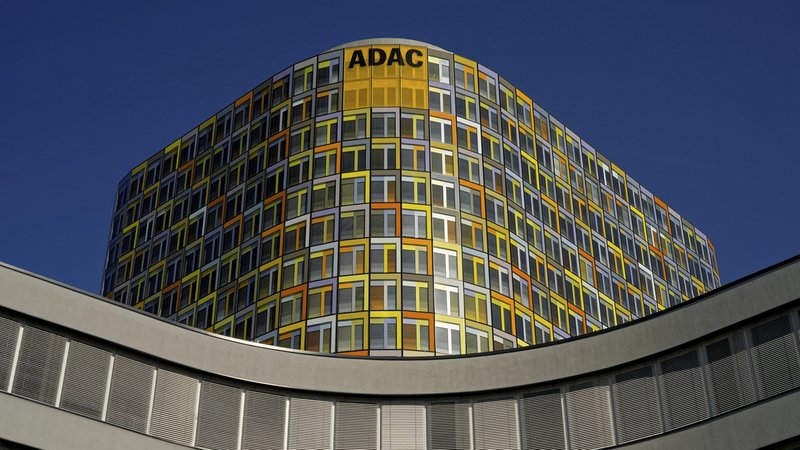ADAC Firmenzentrale in München. | Bild: picture alliance / imageBROKER | McPHOTO / Sigrid Wolf-Feix ADAC Firmenzentrale in München.