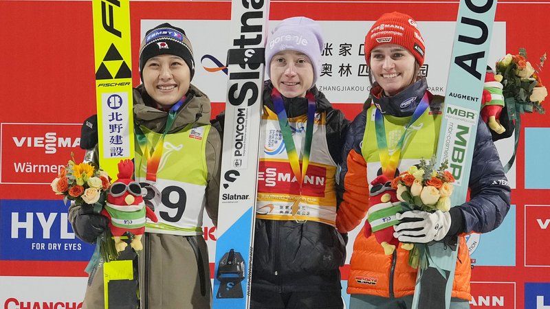Selina Freitag bei der Siegerehrung | Bild: picture alliance / Kyodo Selina Freitag bei der Siegerehrung