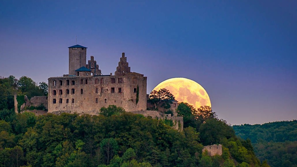 Supermond über Trimburg (Ausschnitt) | Bild: Alexander Preyer Supermond über Trimburg (Ausschnitt)