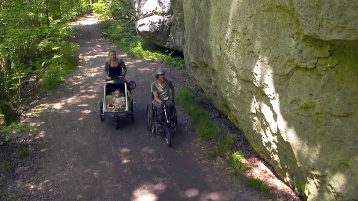 Wandern mit Rollstuhl: Selbstversuch, um Wege zu verbessern