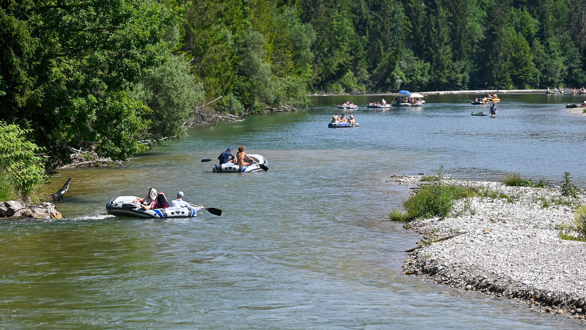 Unfälle auf der Isar: Schlauchboote geraten in Wasserwalzen
