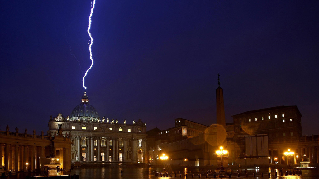 Blitzeinschlag im Petersdom