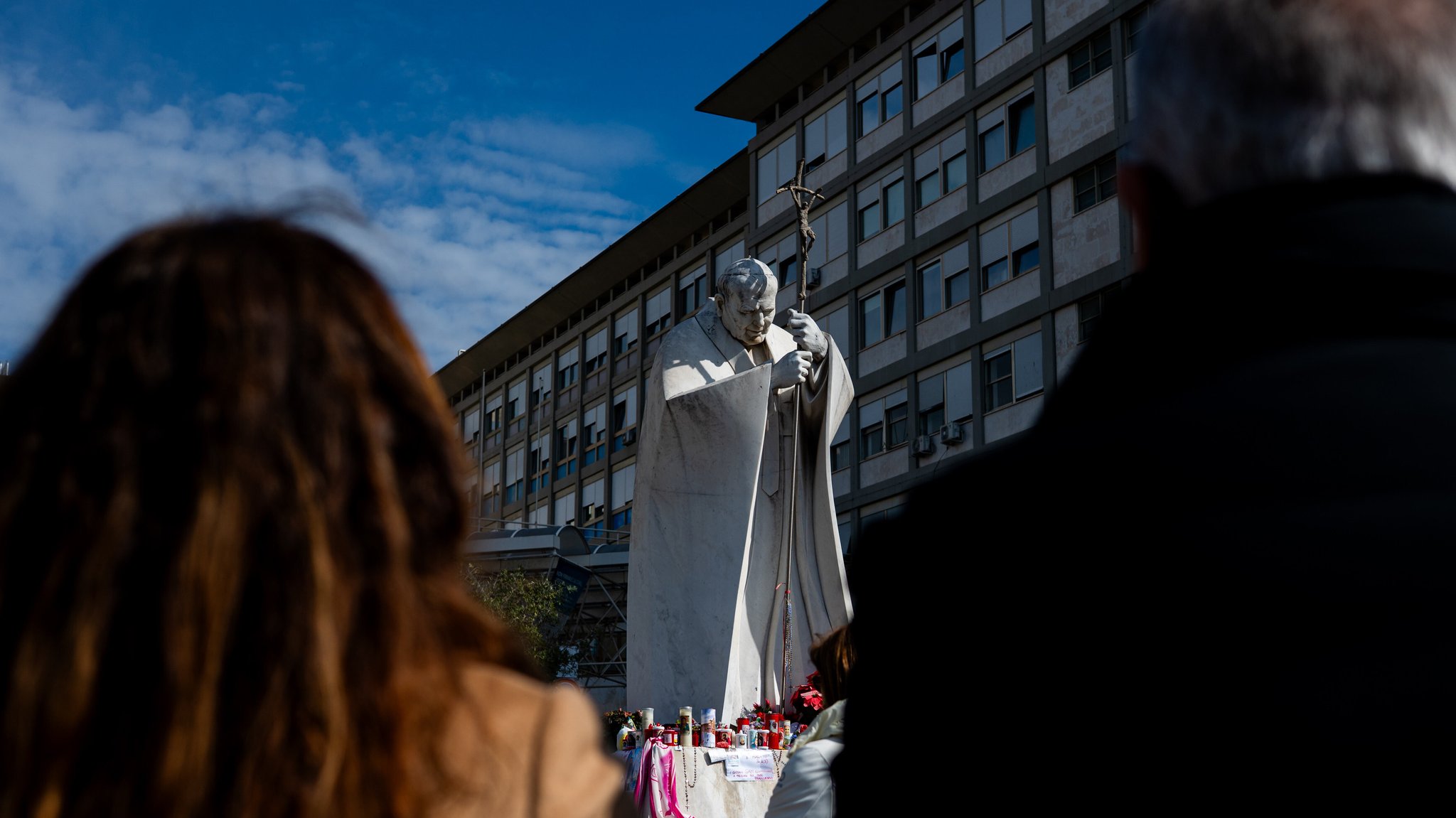 Papst Franziskus in Rom den dritten Tag in stabilem Zustand