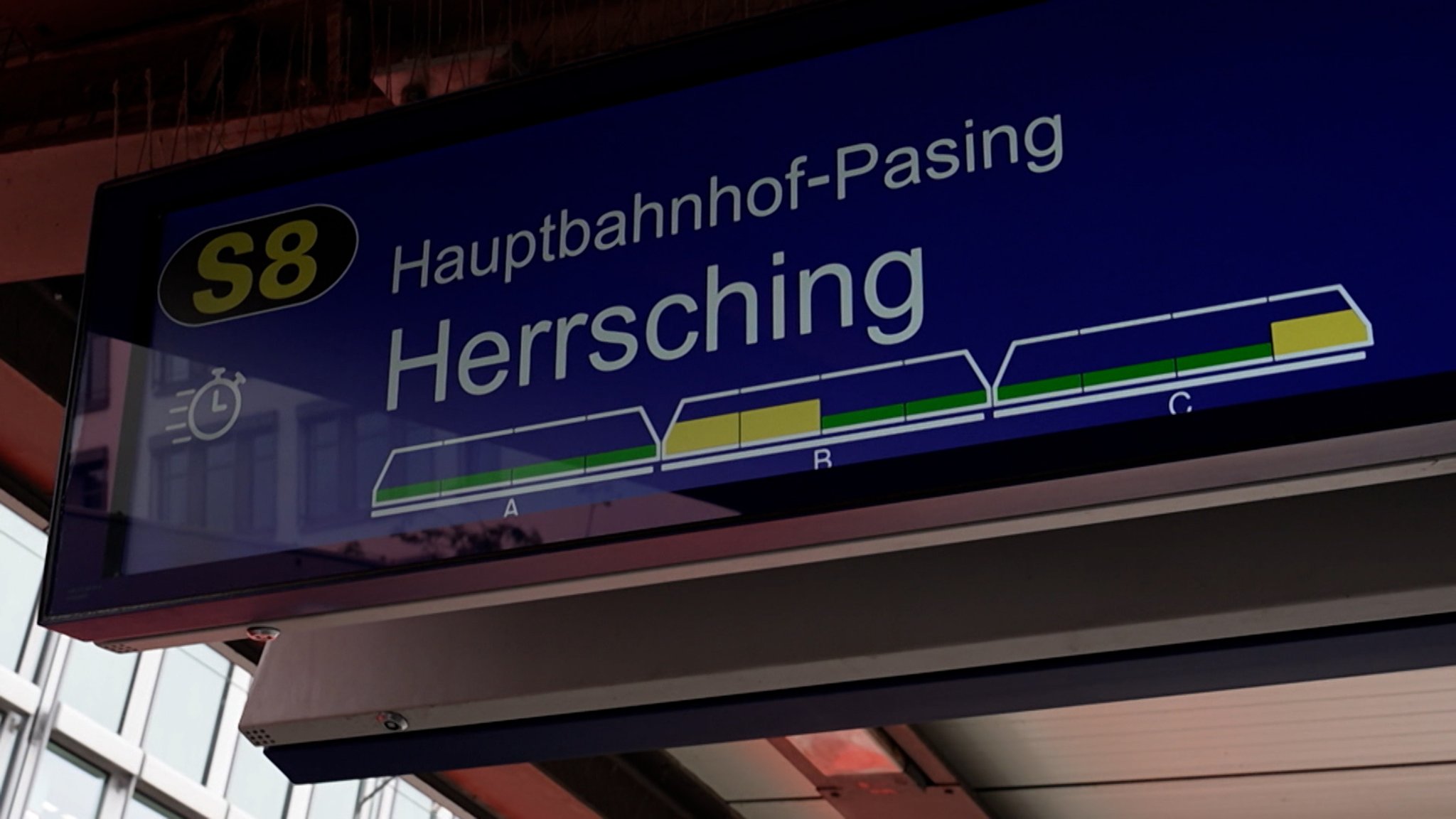 Neue Anzeigetafeln für Münchner S-Bahn