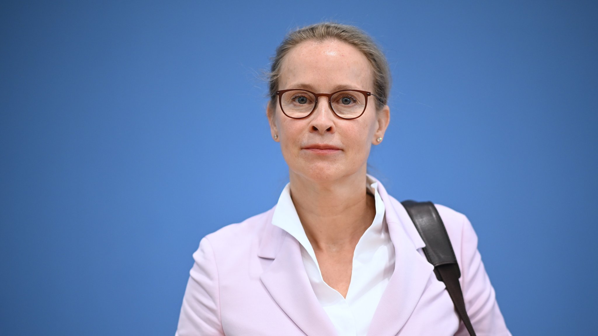 Frauke Brosius-Gersdorf, Juristin, stellt im April 2024 den Abschlussbericht der Kommission zur reproduktiven Selbstbestimmung und Fortpflanzungsmedizin vor. | Bild: picture alliance/dpa | Britta Pedersen Frauke Brosius-Gersdorf, Juristin, stellt im April 2024 den Abschlussbericht der Kommission zur reproduktiven Selbstbestimmung und Fortpflanzungsmedizin vor.