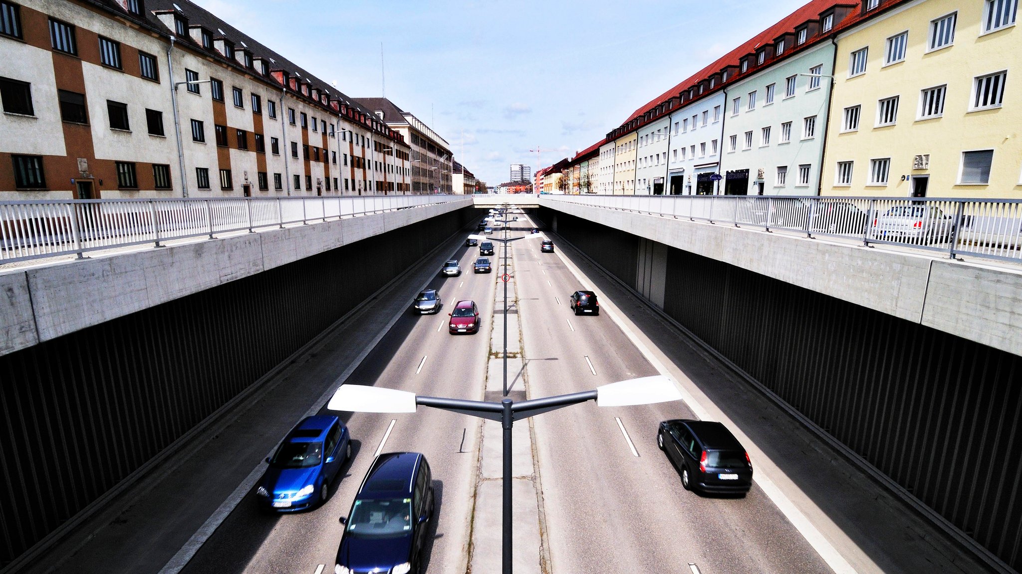 Symbolbild: Die Tegernseer Landstraße im Münchner Süden