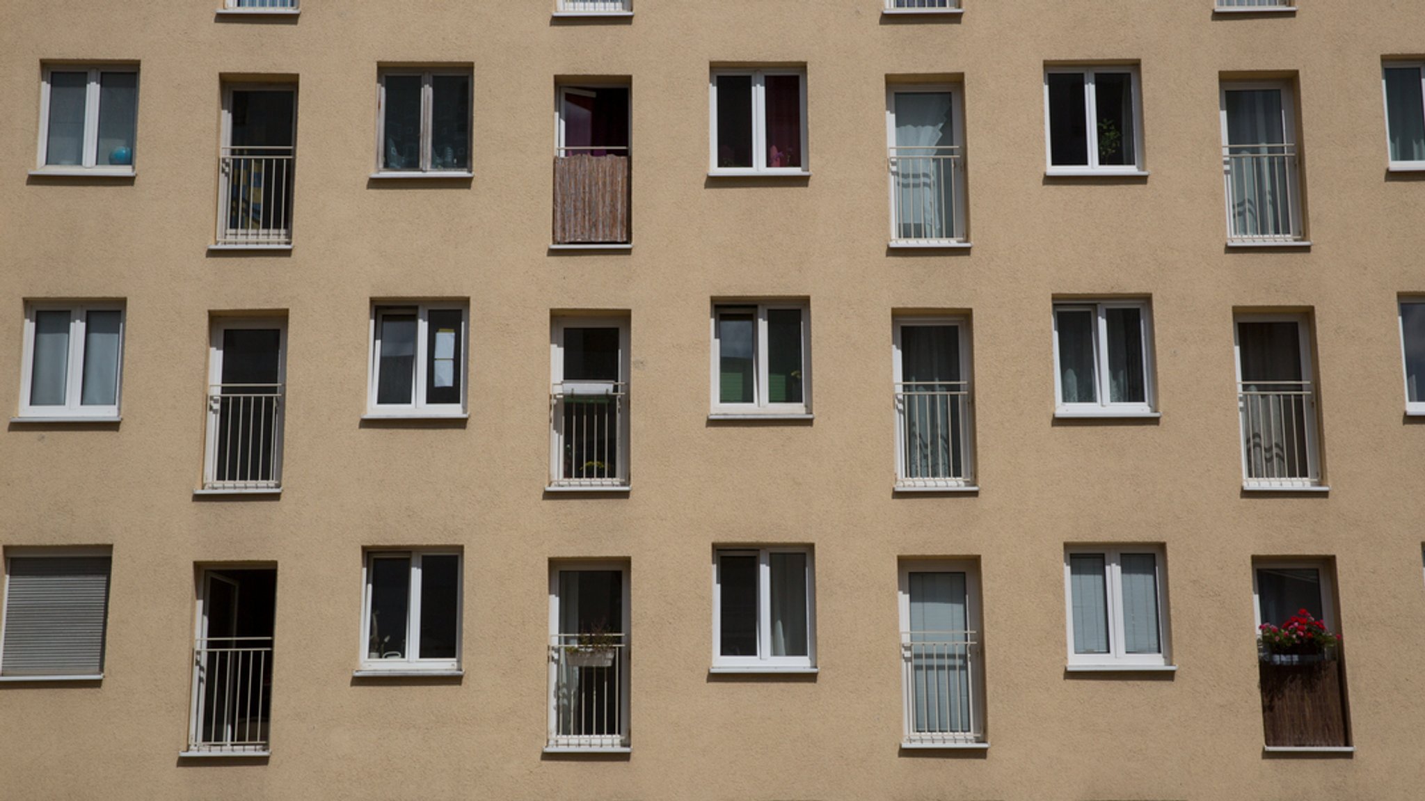 Wohnhausfassade in der Welfenstraße in München Oberhaching.