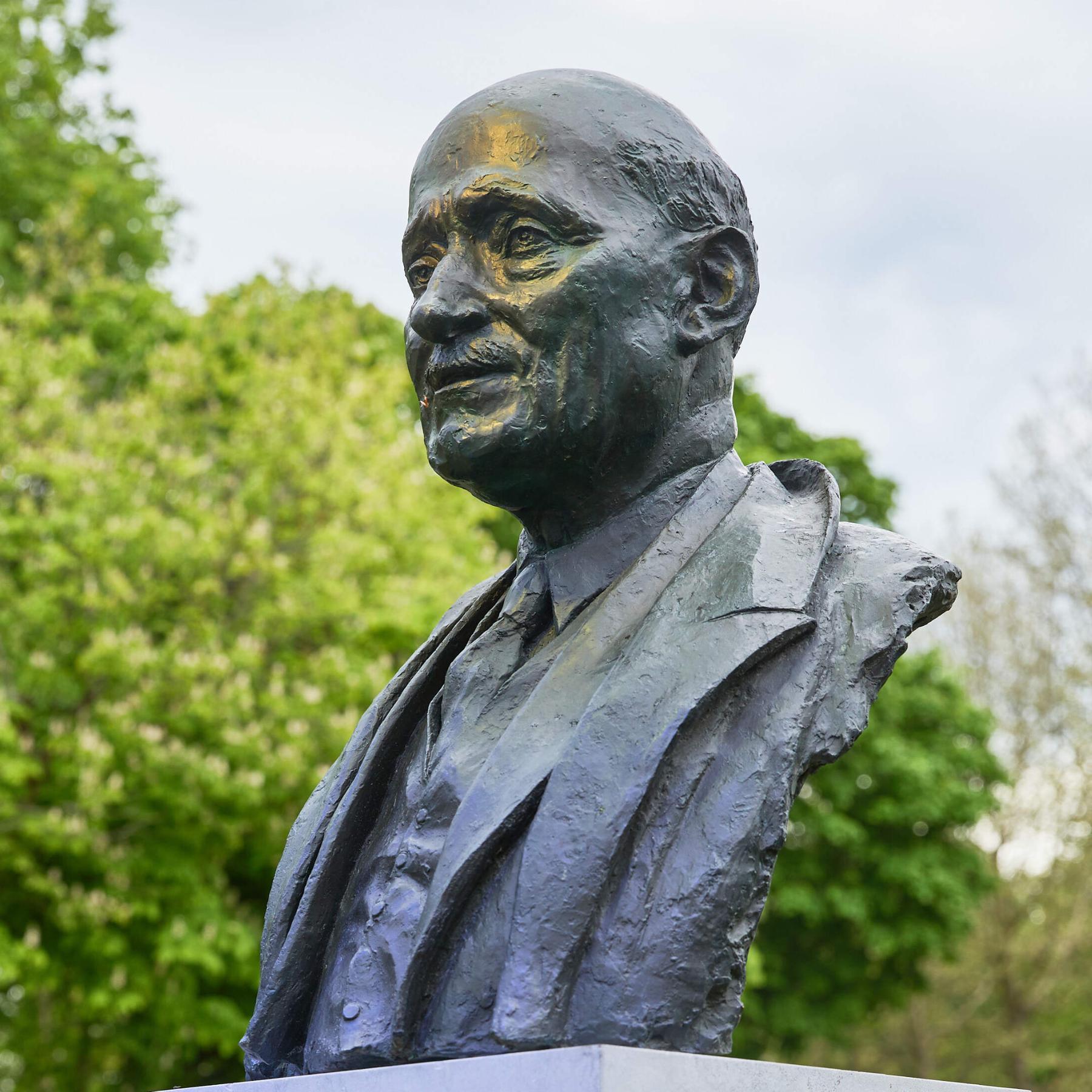 Ist die deutsch-französische Freundschaft ein Wunder? - Robert Schuman auf dem Weg zur Seligsprechung episode artwork