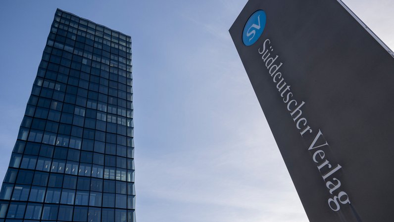 Archivbild: Das Gebäude, in dem die Redaktion der SZ sitzt | Bild: dpa-Bildfunk/Peter Kneffel Archivbild: Das Gebäude, in dem die Redaktion der SZ sitzt