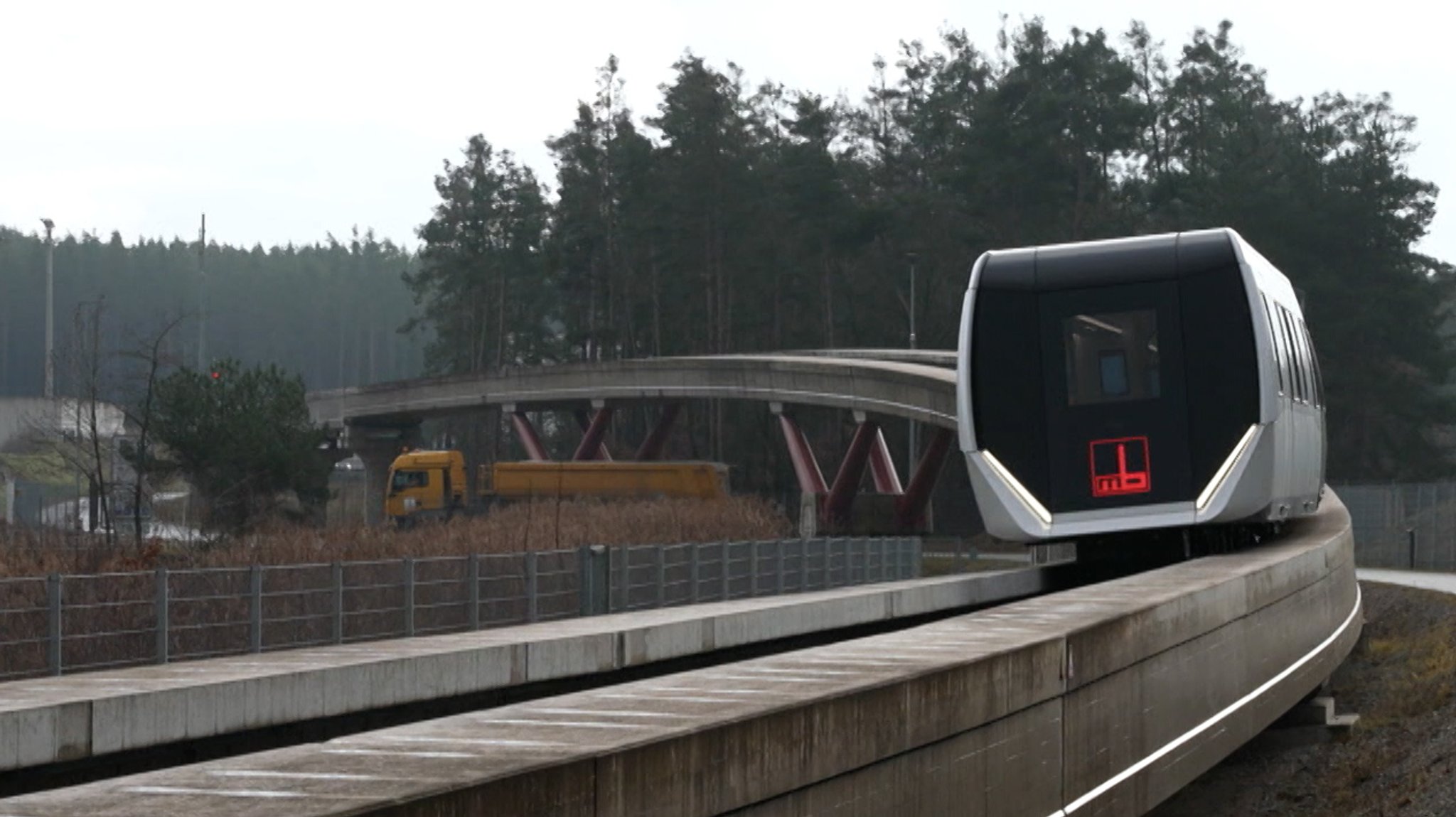 Testfahrt einer Magnetschwebebahn | Bild: BR Testfahrt einer Magnetschwebebahn