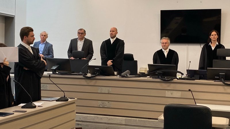 Im sogenannten Doppelgängerinnen-Mordprozess sagte heute ein angeblicher Magier aus. | Bild: BR / Daniela Olivares Im sogenannten Doppelgängerinnen-Mordprozess sagte heute ein angeblicher Magier aus.