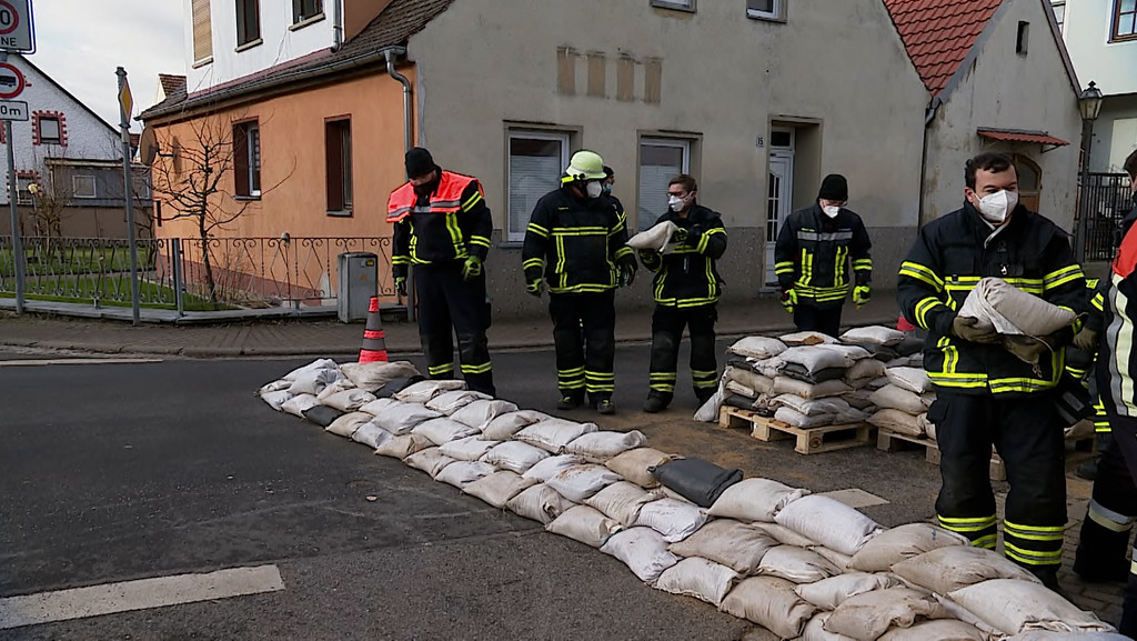 Übung für den Ernstfall - Freiwillige Feuerwehr Volkach trainiert für Hochwasser und Starkregen