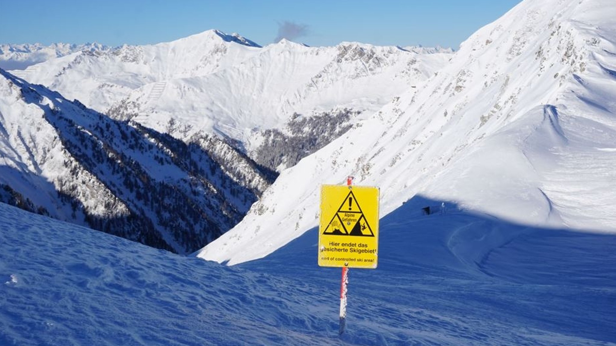 Mann aus Franken stirbt bei Lawinenabgang in Tirol