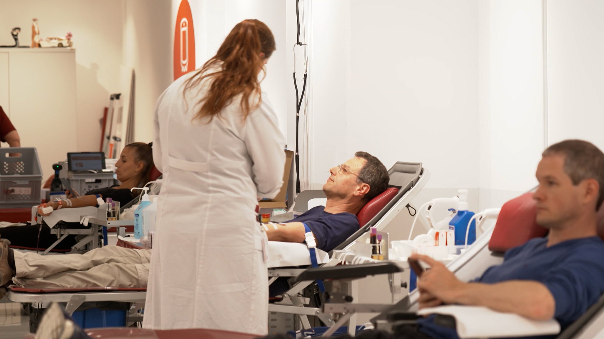 Heute ist Weltblutspendetag und der erinnert uns einmal mehr an die Engpässe bei Blutspenden in den Sommer- und Ferienmonaten. | Bild: BR Heute ist Weltblutspendetag und der erinnert uns einmal mehr an die Engpässe bei Blutspenden in den Sommer- und Ferienmonaten.