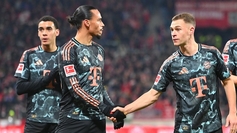 Gehen sie oder verlängern sie?: Jamal Musiala, Leroy Sané und Joshua Kimmich (v. links). | Bild: picture-alliance / dpa Gehen sie oder verlängern sie?: Jamal Musiala, Leroy Sané und Joshua Kimmich (v. links).