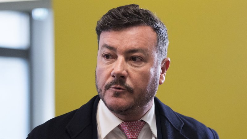 Archivbild (April 2024): Innsbruck: René Benko trifft ein zu einer Verhandlung im Zusammenhang mit dem Konkursverfahren gegen den Signa-Gründer. | Bild: dpa-Bildfunk/Expa/Johann Groder Archivbild (April 2024): Innsbruck: René Benko trifft ein zu einer Verhandlung im Zusammenhang mit dem Konkursverfahren gegen den Signa-Gründer.