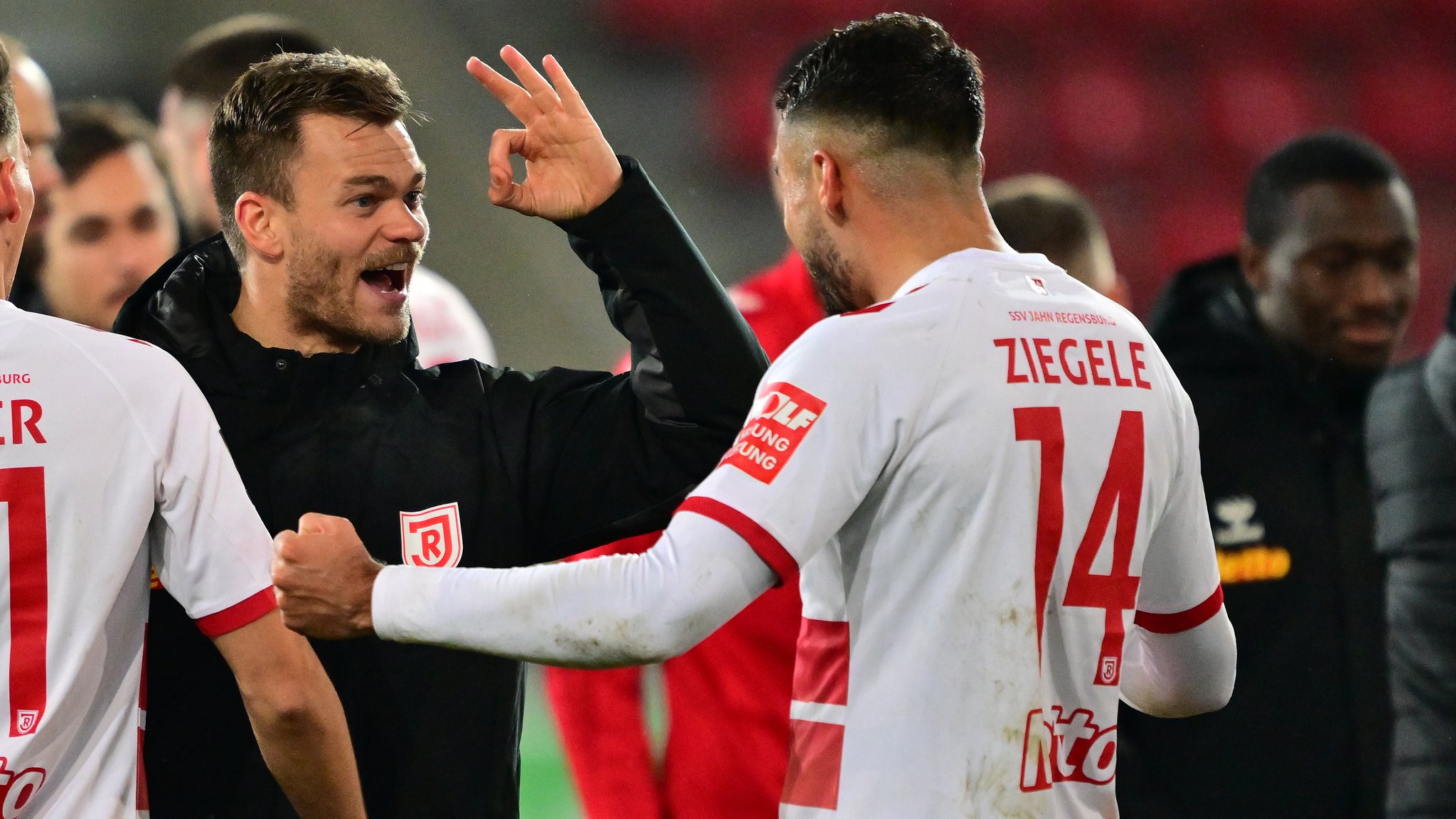 Jubel bei Jahn Regensburg nach dem 2:0-Sieg über den SSV Ulm.