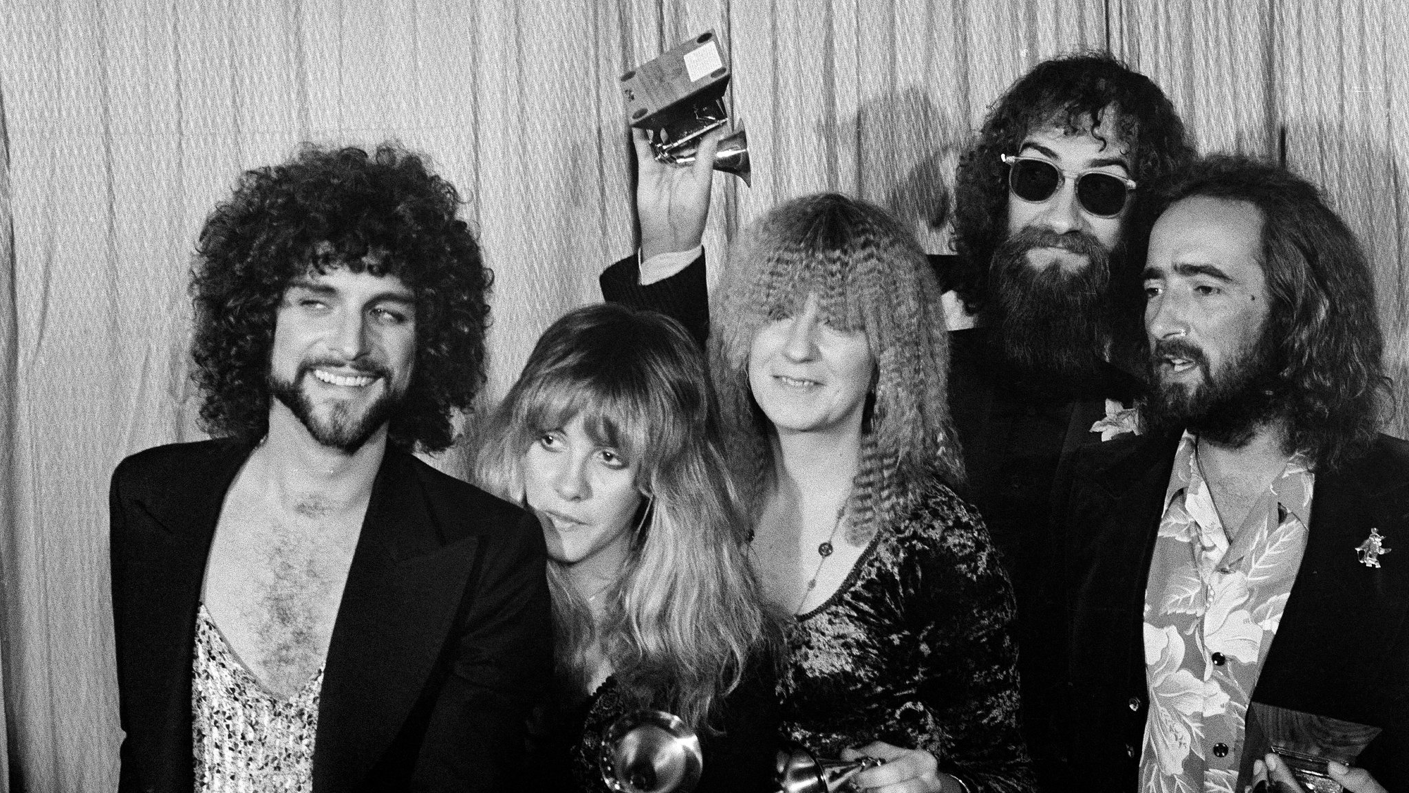 Die Mitglieder der Band Fleetwood Mac feiern 1978 ihren Grammy.