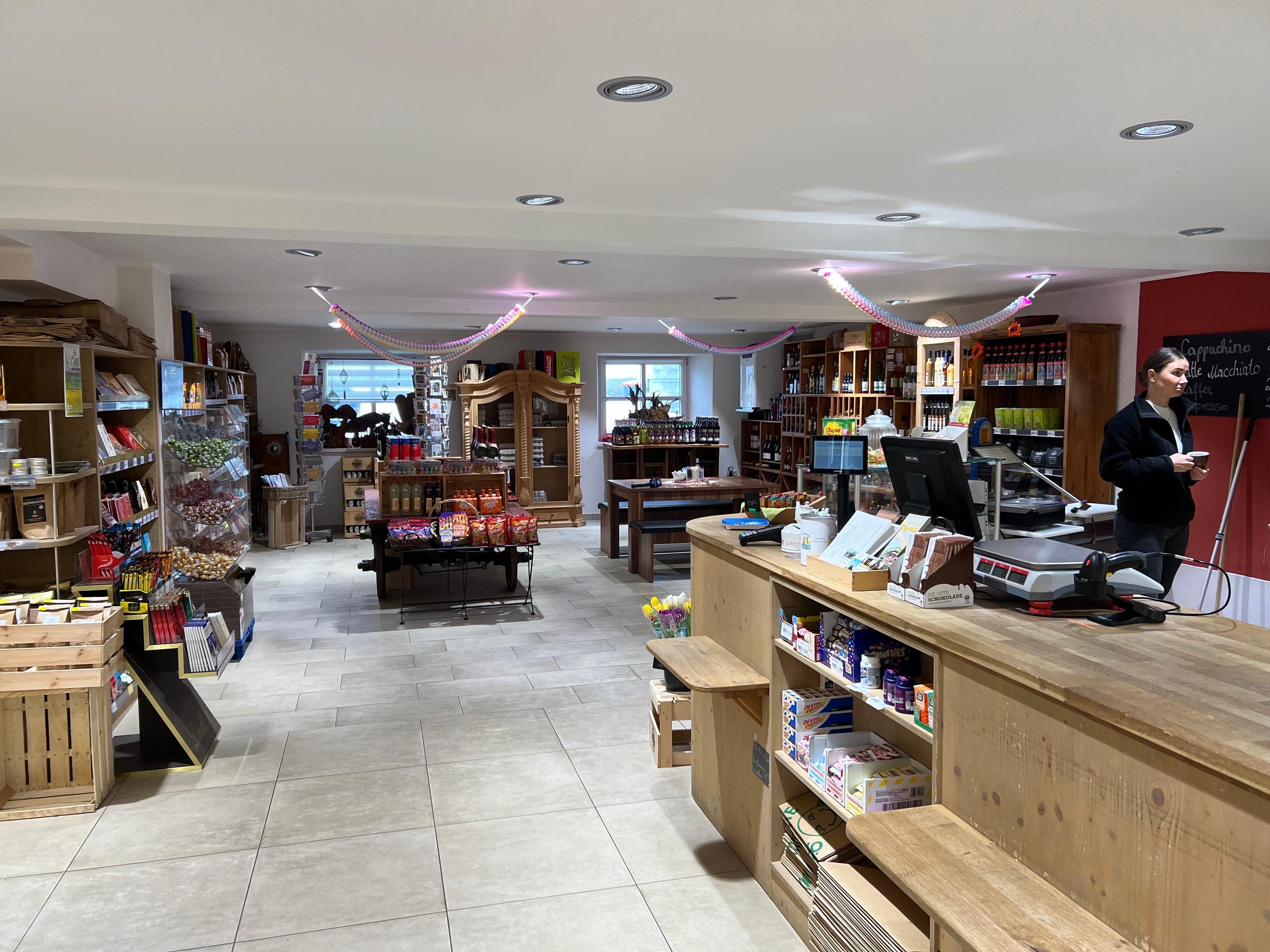 Wie es in so einem „Dorfladen des Jahres“ aussieht, kann man sich in Waal im Ostallgäu anschauen. 