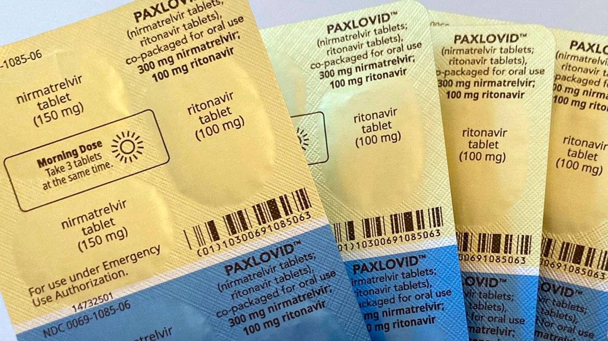 Paxlovid-Tabletten-Packungen