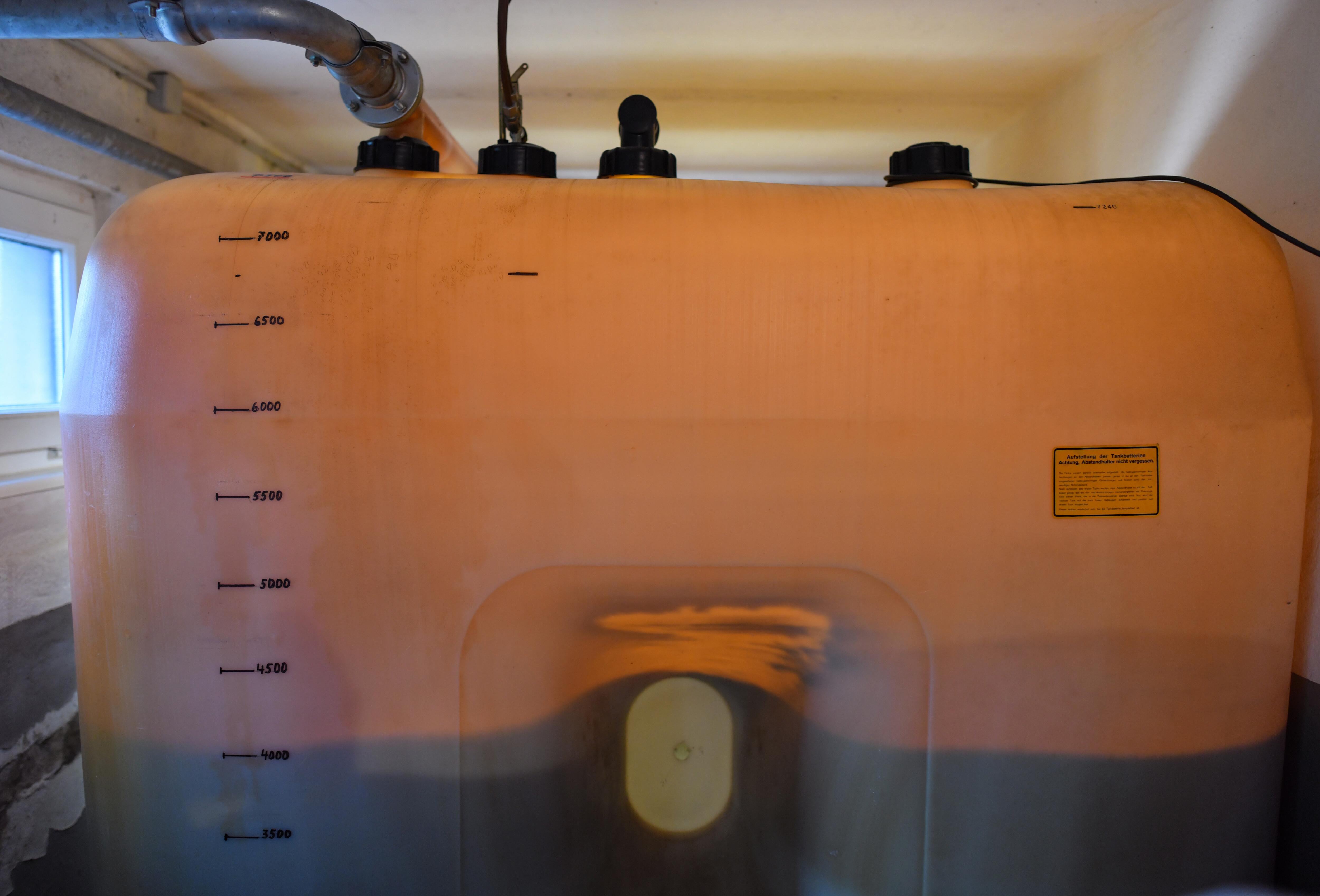 Heizöltank in einem Keller (Symbolbild)