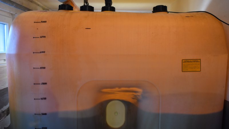 Heizöltank in einem Keller (Symbolbild) | Bild: picture alliance/dpa | Patrick Pleul Heizöltank in einem Keller (Symbolbild)