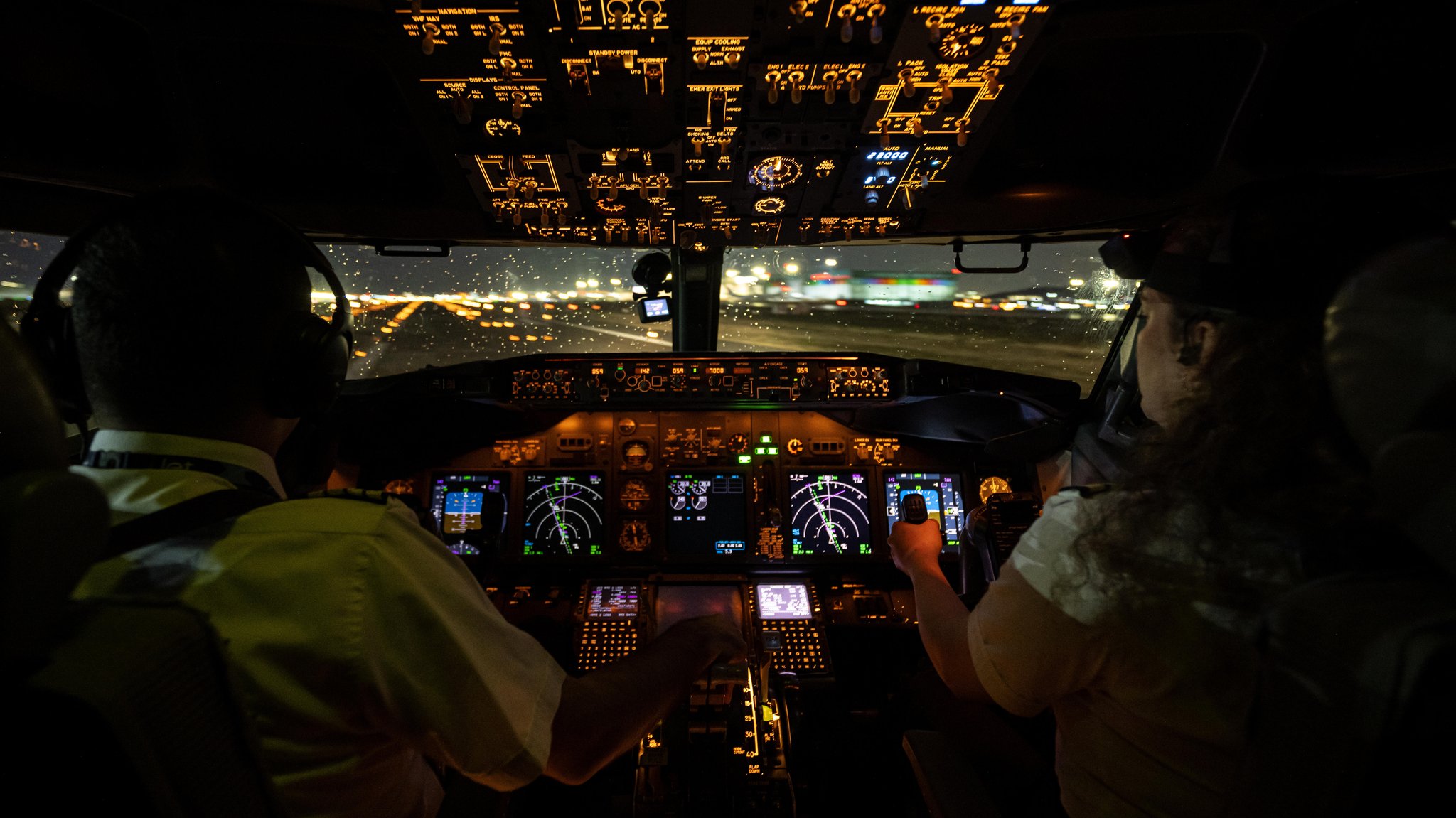 Archivbild: Das Cockpit einer Boeing 737-800