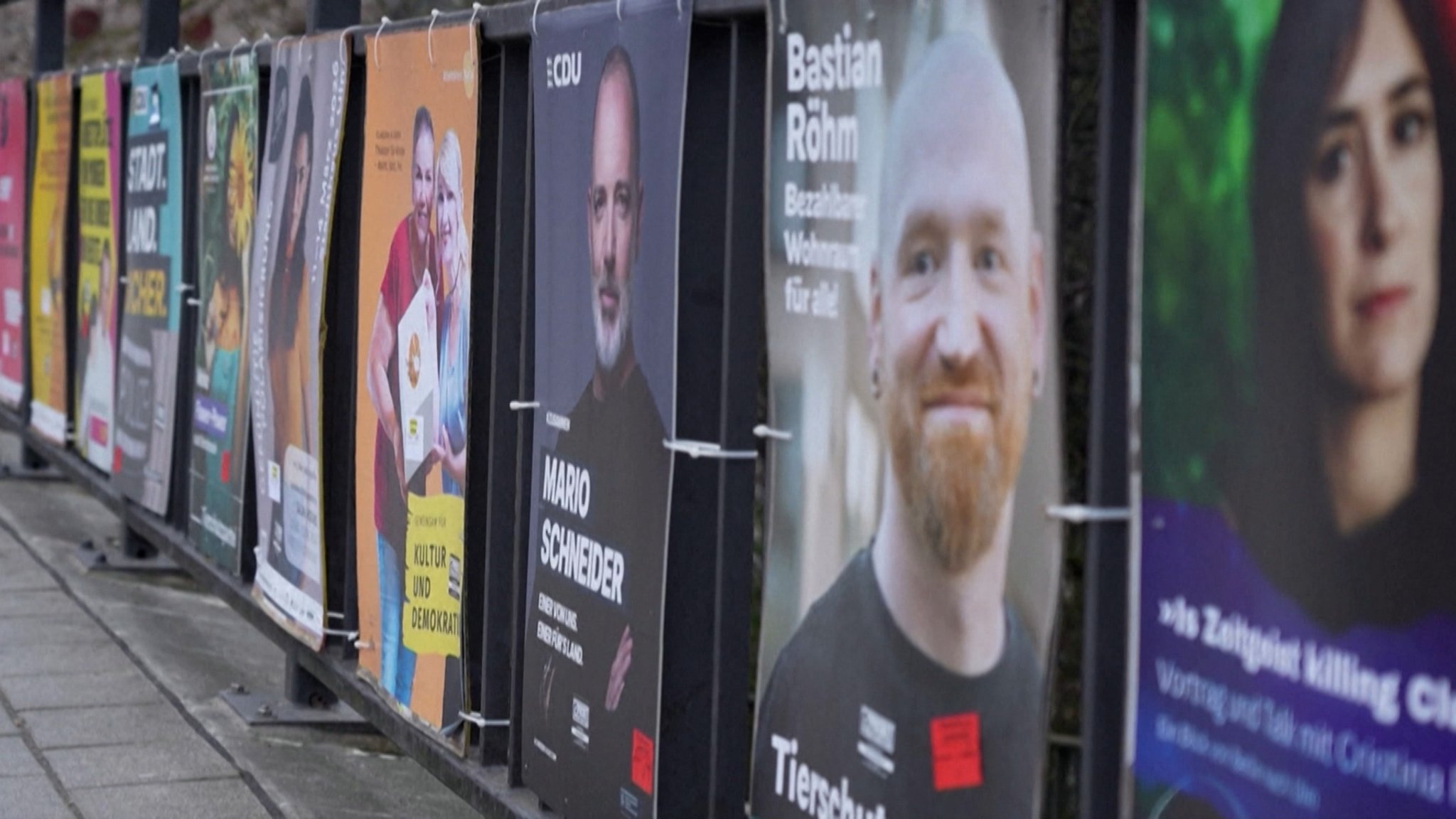 Wahlplakate in Baden-Württemberg. | Bild: BR Wahlplakate in Baden-Württemberg.