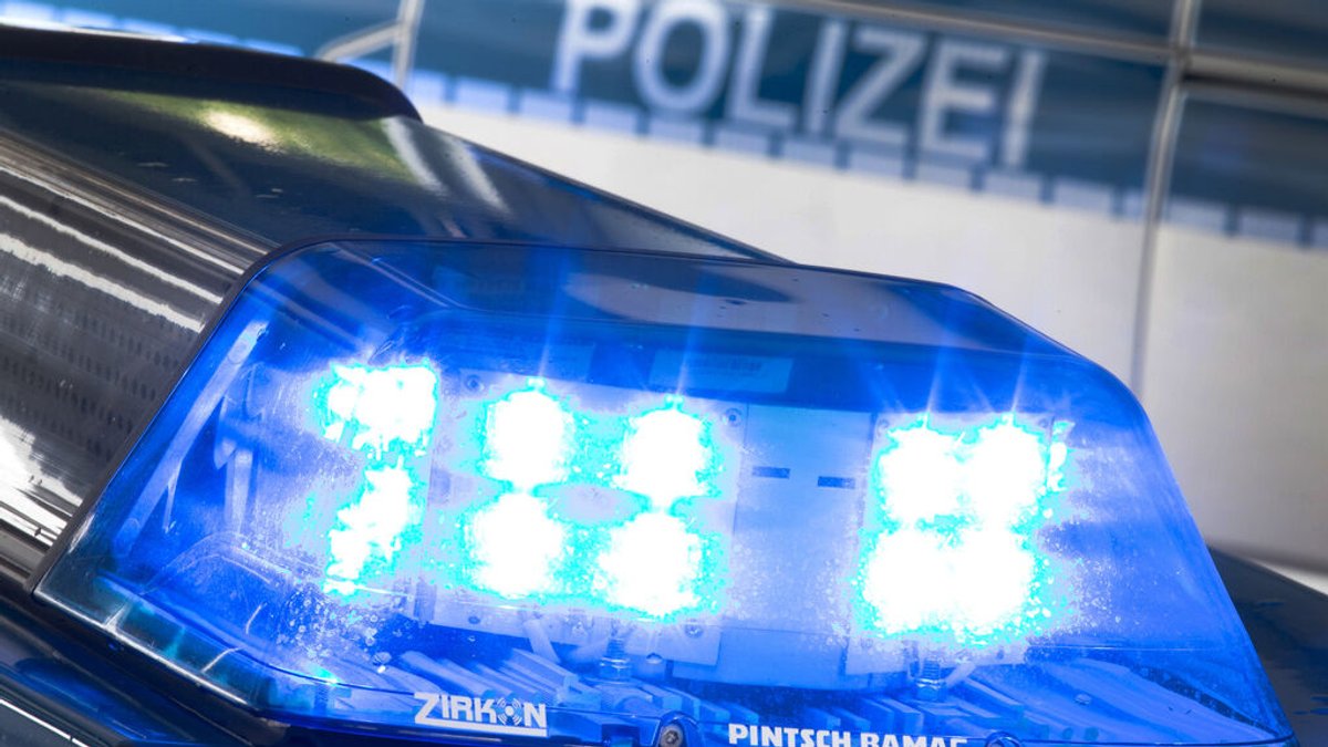 Symbolbild - Blaulicht eines Polizeiwagens