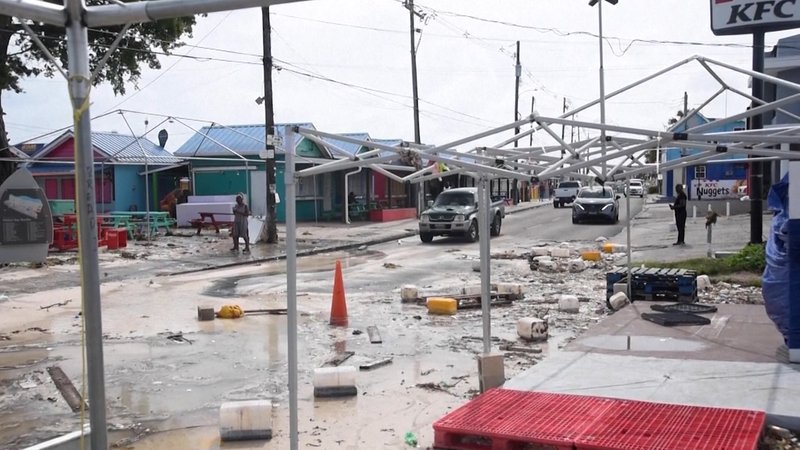 Der erste gefährliche Wirbelsturm der Saison, "Beryl", sorgte in der südöstlichen Karibik für Zerstörungen. 