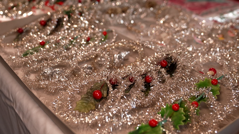 Christbaumschmuck aus gedrehtem Draht | Bild: BR Christbaumschmuck aus gedrehtem Draht