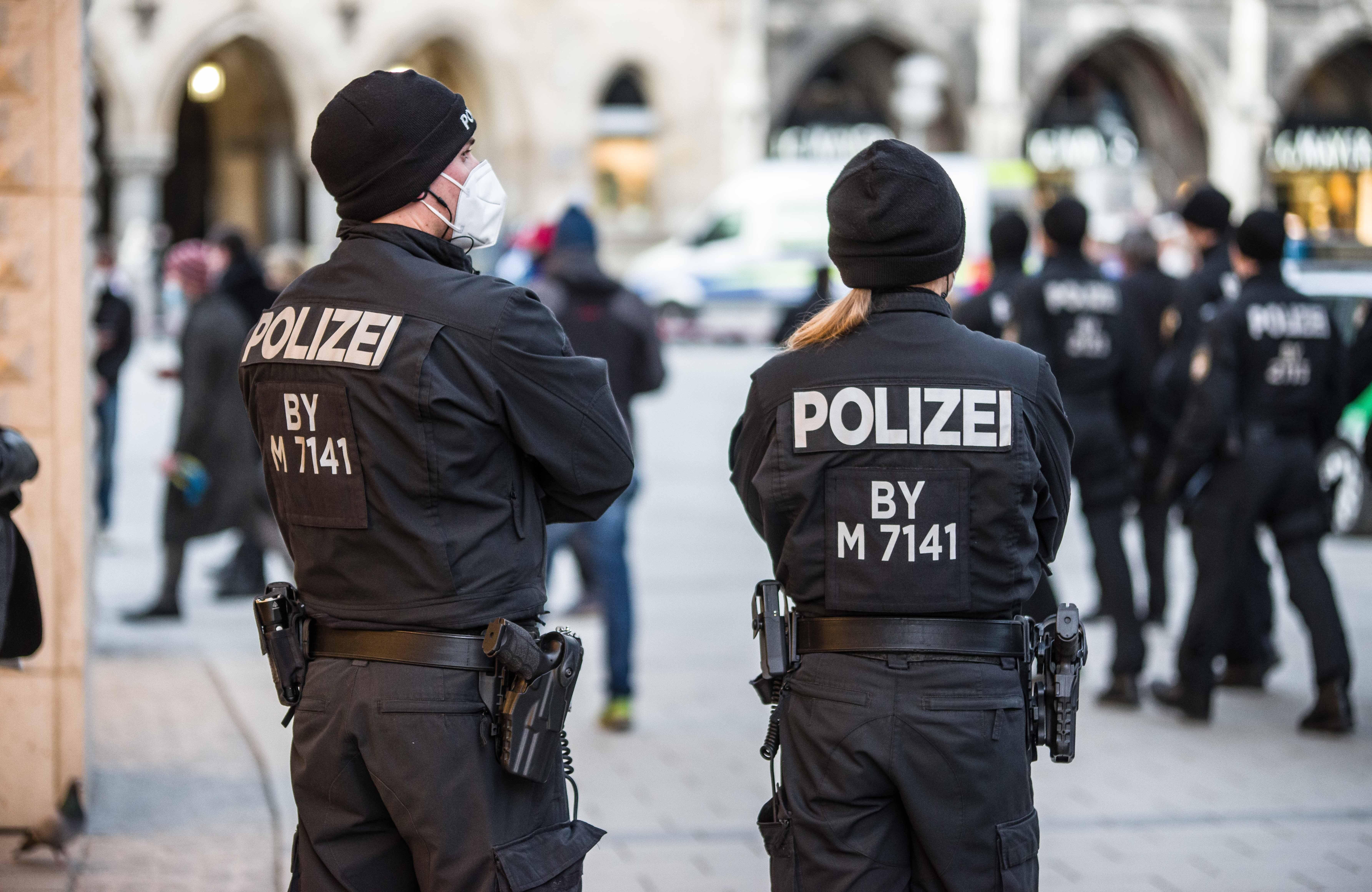 Polizisten (Symbolbild) | Bild:picture alliance / ZUMAPRESS.com | Sachelle Babbar