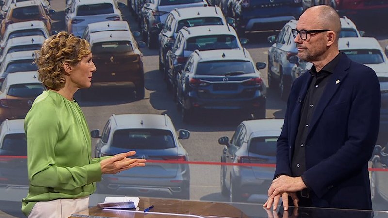 Julia Büchler im Gespräch mit Professor Wübbenhorst | Bild: BR Julia Büchler im Gespräch mit Professor Wübbenhorst