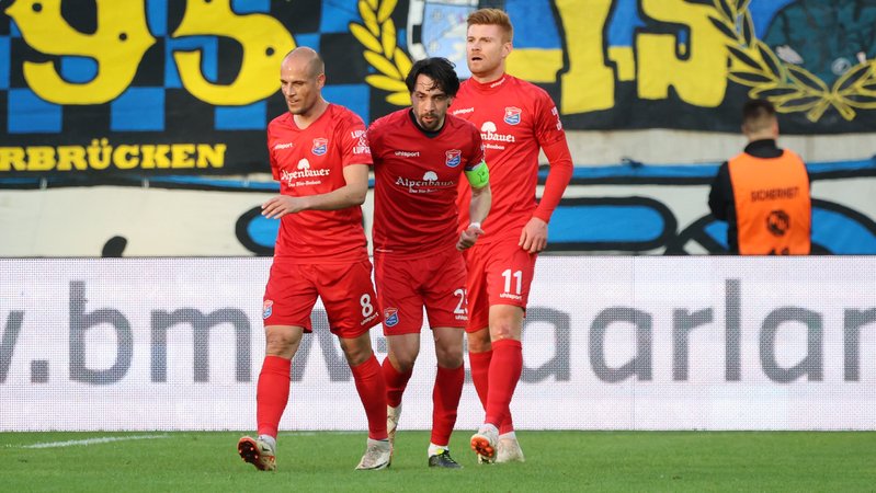 1. FC Saarbrücken - SpVgg Unterhaching, Torjubel zum 0:1, Torschütze: Mathias Fetsch | Bild: picture alliance / Fußball-News Saarland 1. FC Saarbrücken - SpVgg Unterhaching, Torjubel zum 0:1, Torschütze: Mathias Fetsch