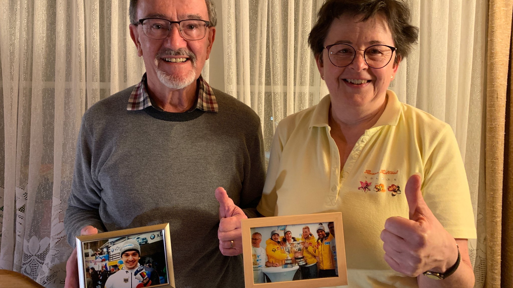 Dieter und Ute Rasp aus Mainbernheim freuen sich über die Silbermedaille ihres Sohnes Christian Rasp.