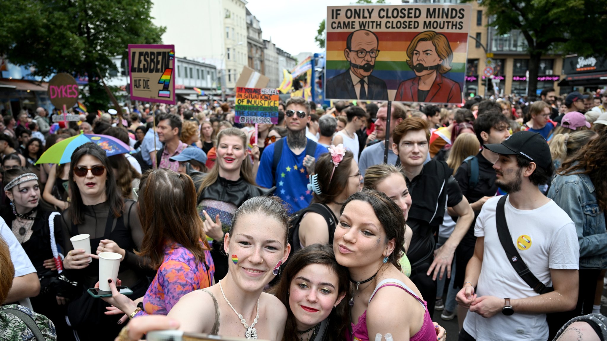 "Groß wie lange nicht mehr" – Viel Andrang bei CSD in Berlin