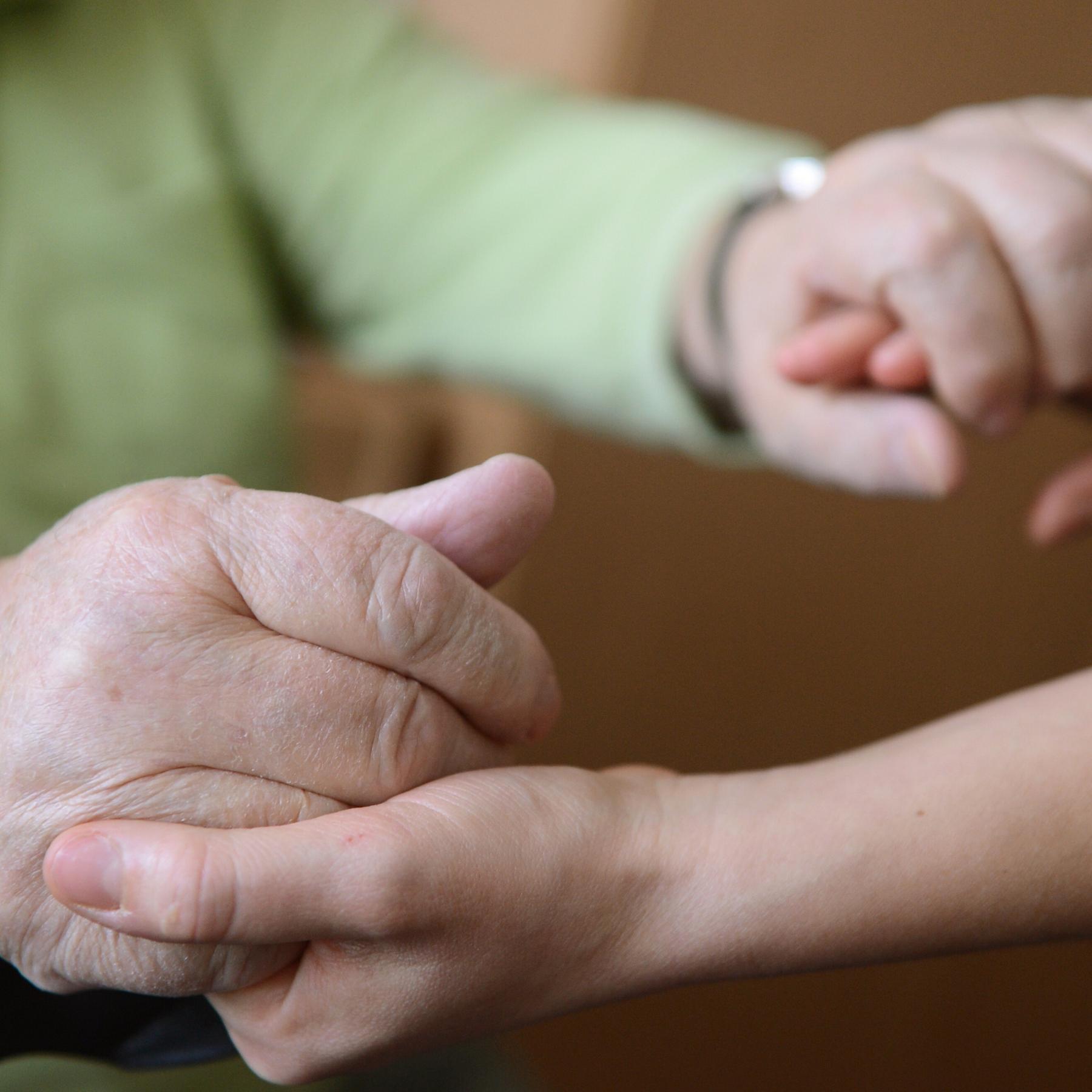 Herausforderungen für junge Pflegende: Gespräch mit Nadjila Bendig-Behrens