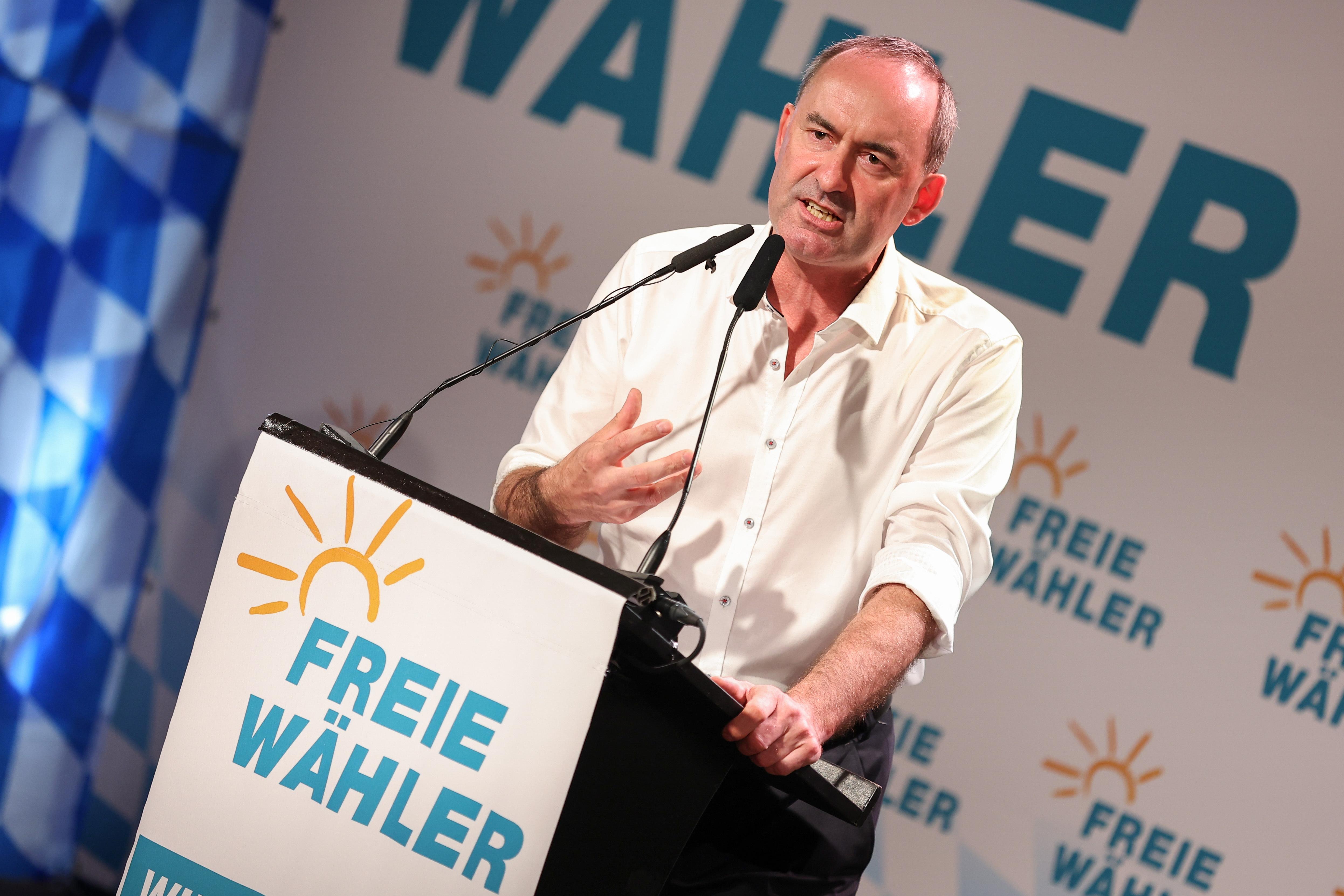 Gillamoos und AiwangerAffäre Draufhauen statt Demut BR24