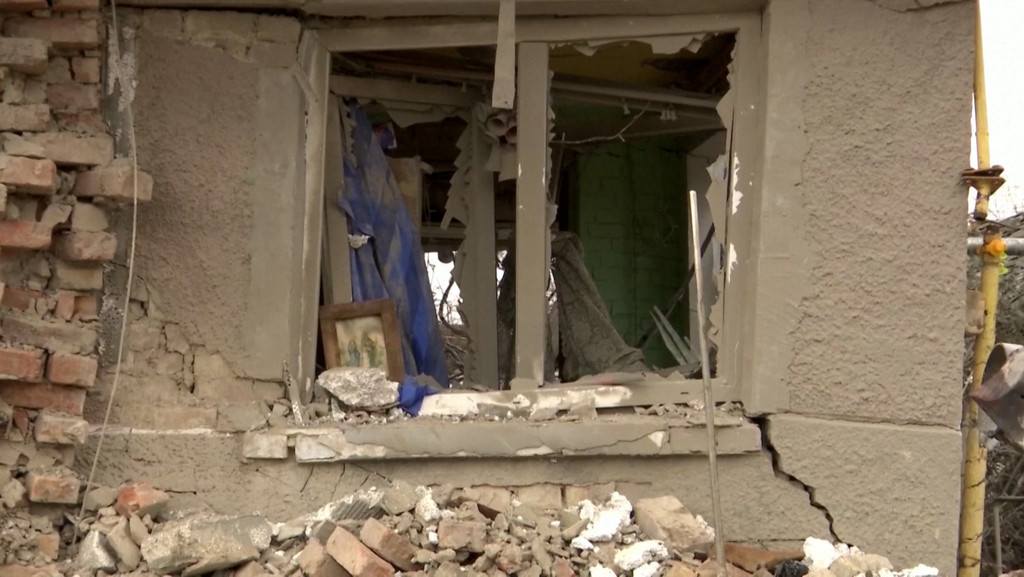 Von Raketen zerstörtes Haus in der Ukraine