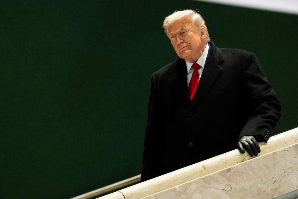 21.01.2026, Schweiz, Davos: US-Präsident Donald Trump verlässt das Weltwirtschaftsforum in Davos. Foto: Gian Ehrenzeller/KEYSTONE/dpa +++ dpa-Bildfunk +++