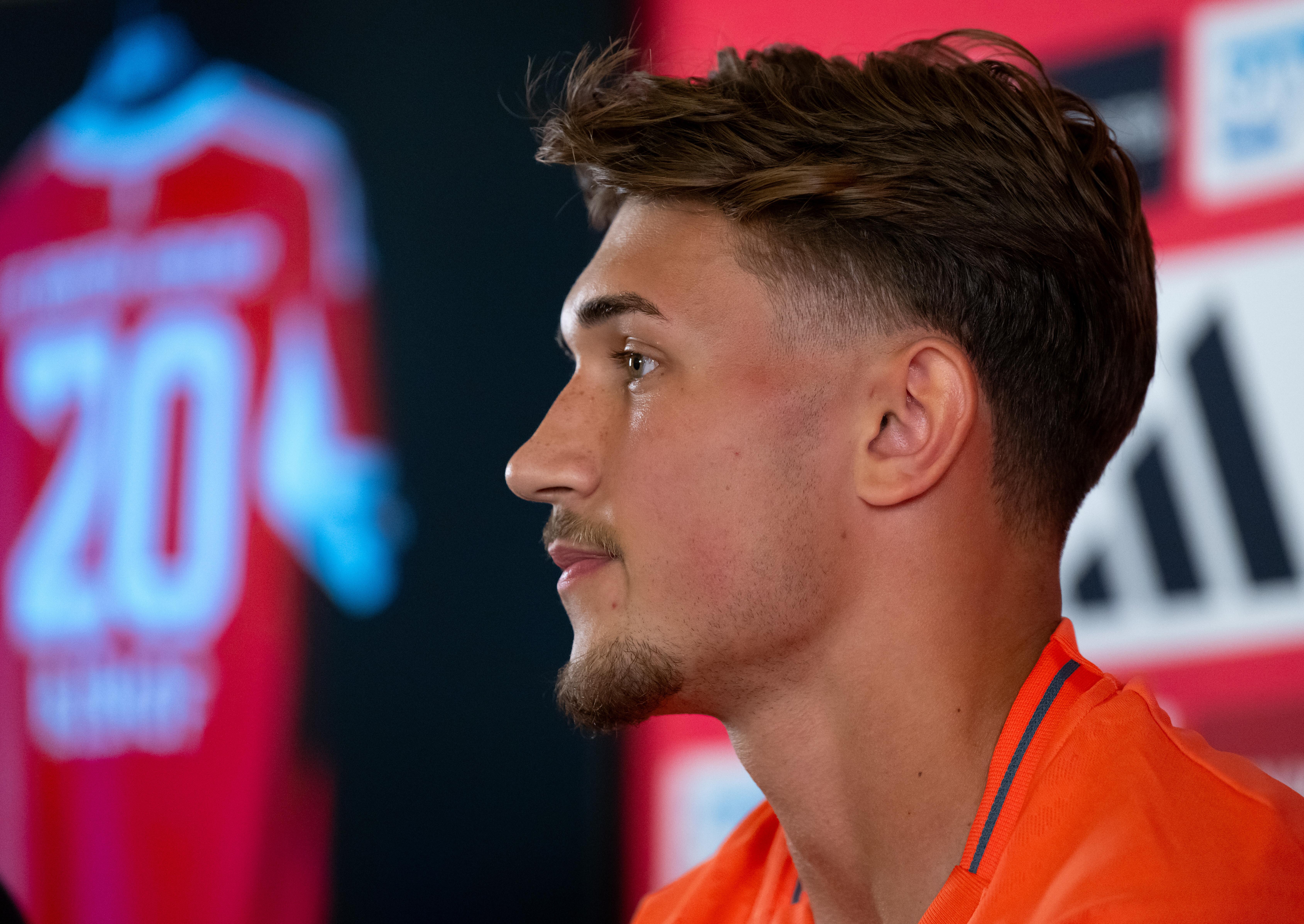Tom Bischof bei der Präsentation als FC-Bayern-Spieler