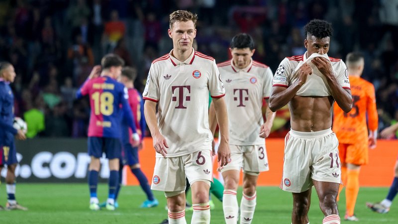 Joshua Kimmich nach der 1:4-Niederlage beim FC Barcelona | Bild: picture-alliance/dpa Joshua Kimmich nach der 1:4-Niederlage beim FC Barcelona