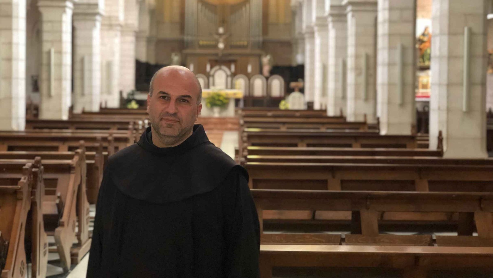 Mönch Rami Asakrieh steht im katholischen Teil der Geburtskirche.