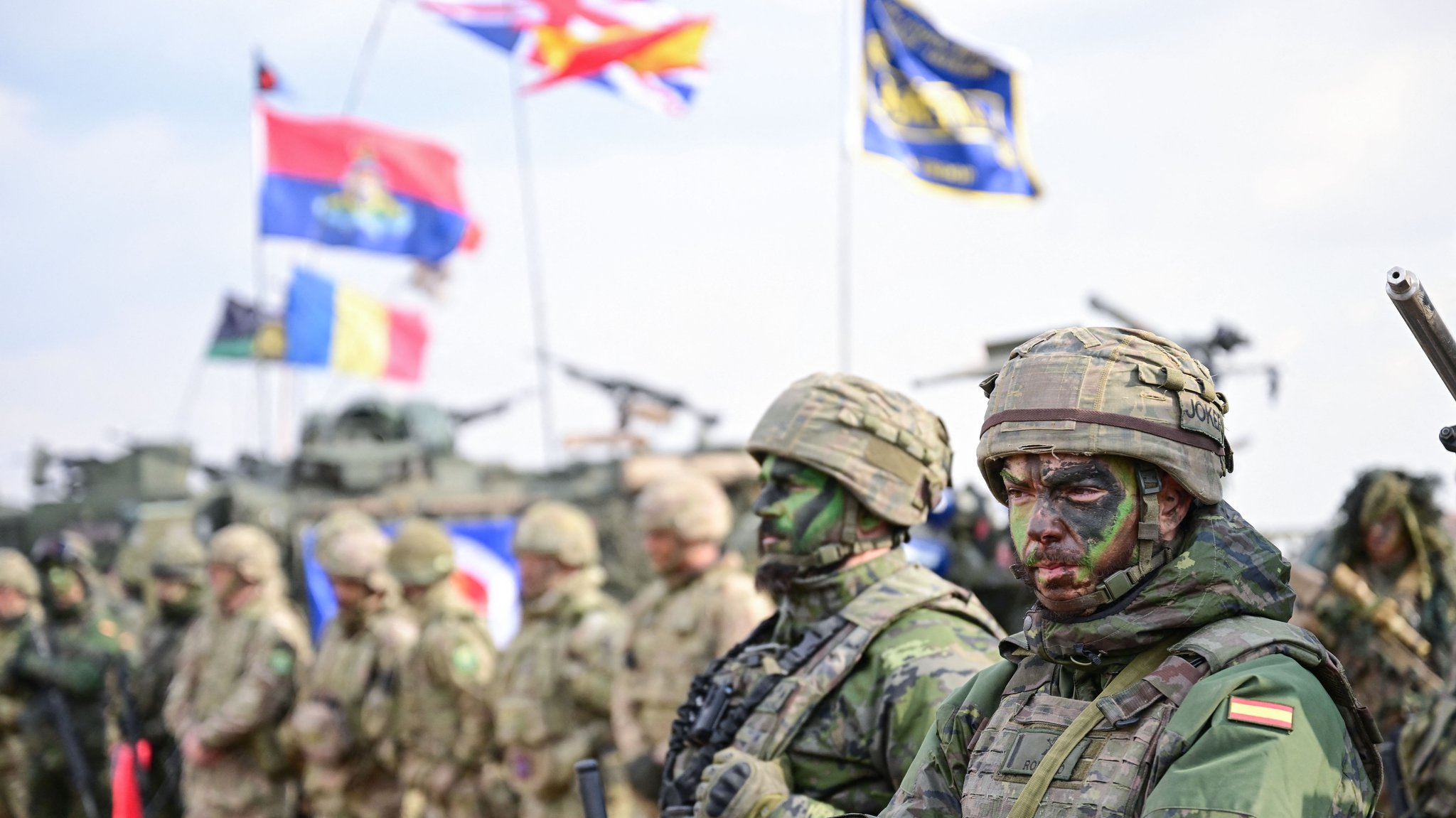NATO-Truppen bei der statischen Präsentation nach der Übung „Steadfast Dart 2025“ im Übungsgelände Smârdan, Südostrumänien, am 19. Februar 2025.