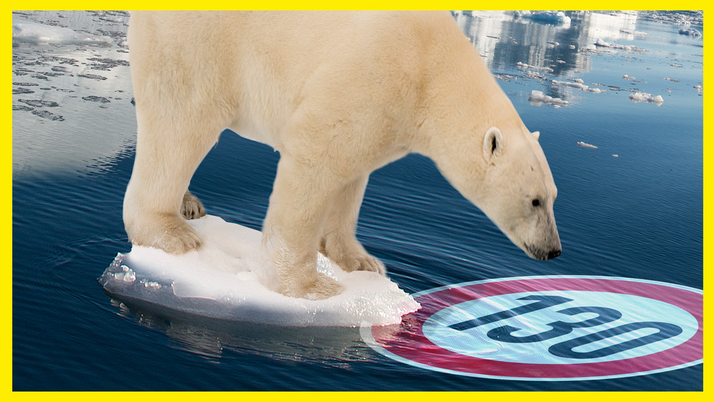 Ein Eisbär auf einer Eisscholle, die im Meer treibt. Der Eisbär schaut ins Wasser, dort ist ein Höchstgeschwindigkeitsverkehrsschild mit 130 zu erkennen.