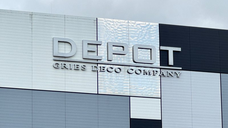 Das Logistikzentrum von Depot in Niedernberg im Landkreis Miltenberg | Bild: BR / Tilman Strauch Das Logistikzentrum von Depot in Niedernberg im Landkreis Miltenberg