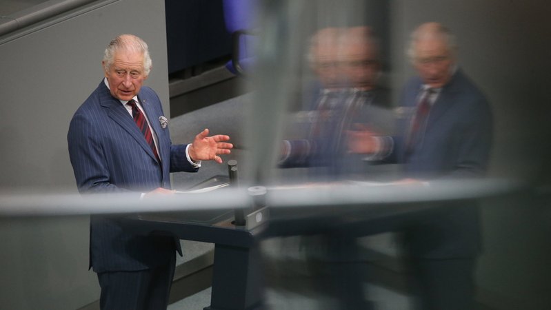 König Charles III. von Großbritannien spricht am zweiten Tag seiner Deutschlandreise im Bundestag.