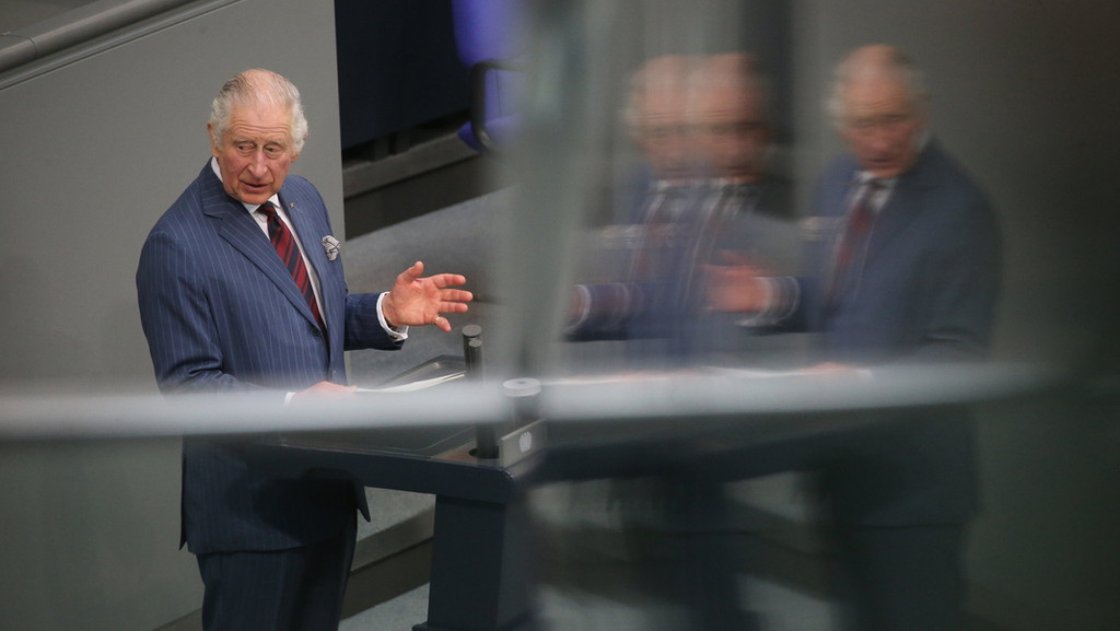 König Charles III. von Großbritannien spricht am zweiten Tag seiner Deutschlandreise im Bundestag. | Bild: Bayerischer Rundfunk 2023 König Charles III. von Großbritannien spricht am zweiten Tag seiner Deutschlandreise im Bundestag.