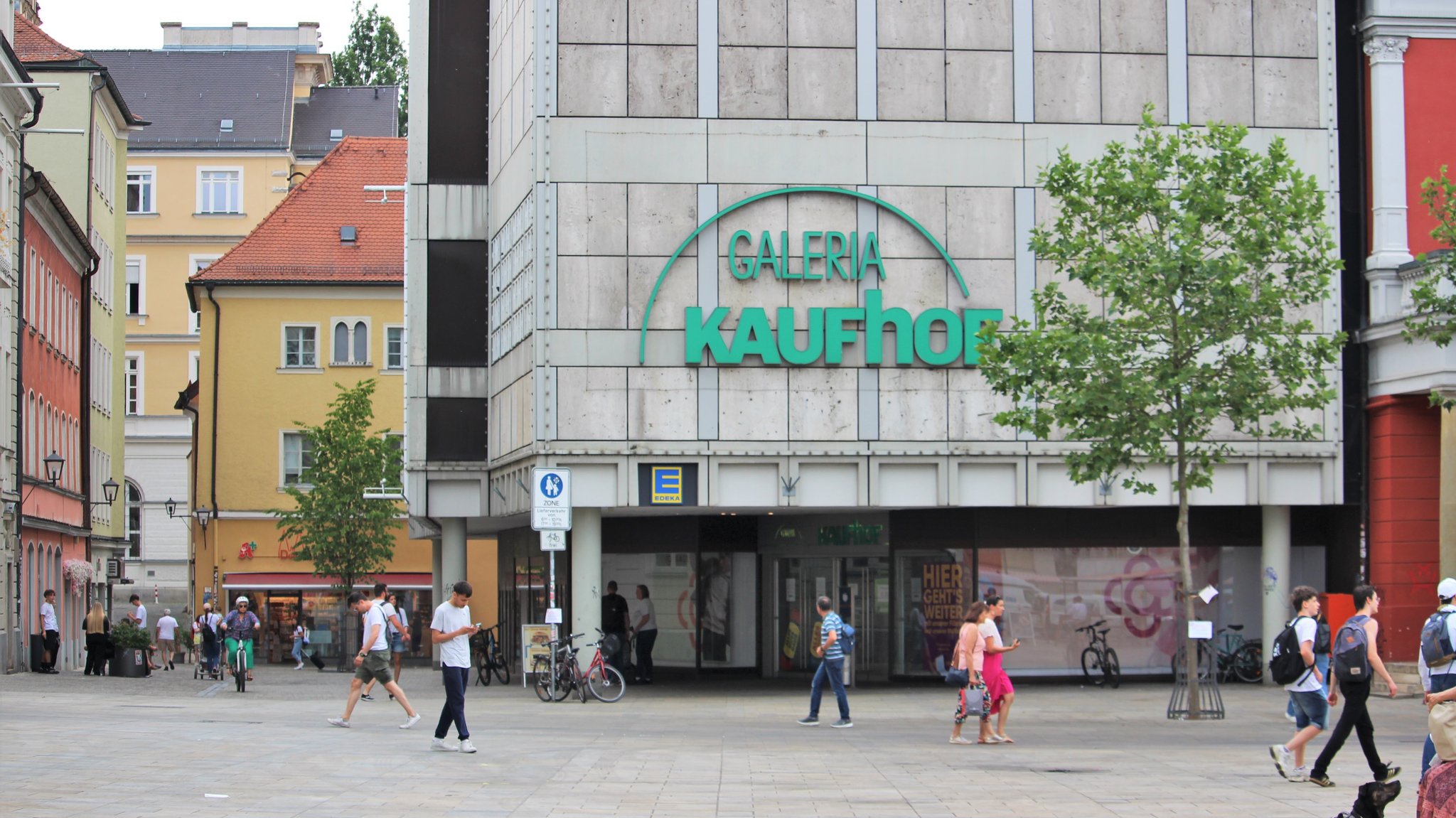 Das ehemalige Kaufhof-Gebäude mitten in der Regensburger Altstadt